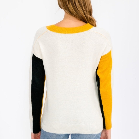 Color Block Knit Sweater - Picture 12 of 13